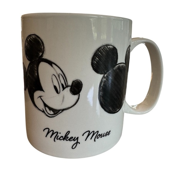 Disney Mickey & Minnie “Artist Drawing” Mug Set of 2 by Paladone - Picture 5 of 6